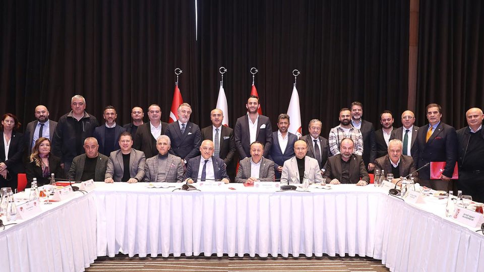 TFF Başkanı Mehmet Büyükekşi 2. Lig kulüp başkanlarıyla bir araya geldi