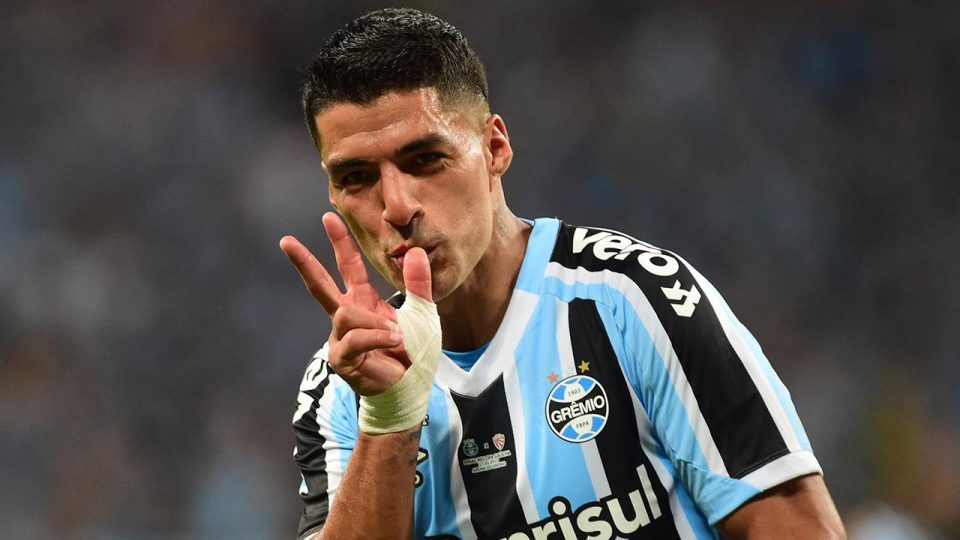 Luis Suarez ilk maçında hat-trick yaptı