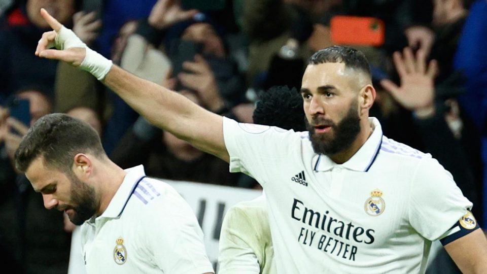 Benzema’nın imzalı forması da depremzedeler için satışa çıkıyor