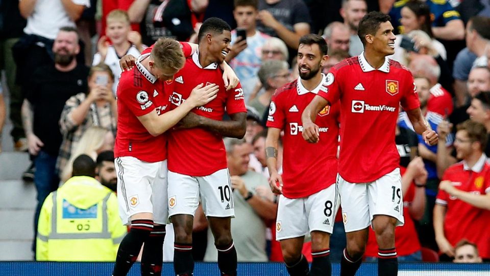 Manchester United farklı kazandı