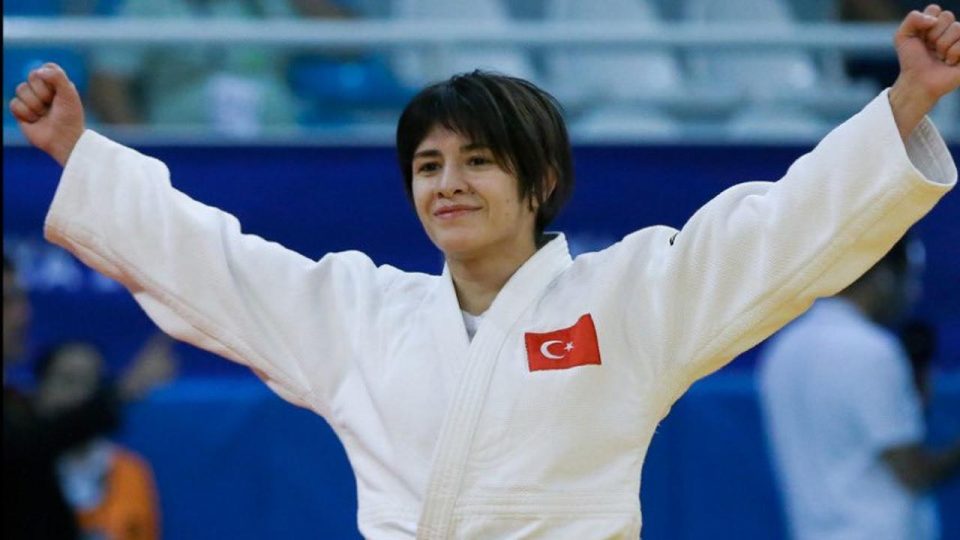 Milli judocu Tuğçe Beder Paris’te beşinci oldu