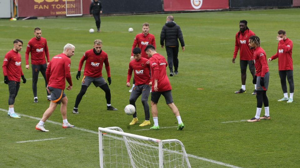 Galatasaray sadece 2 kez İstanbul dışına çıkacak