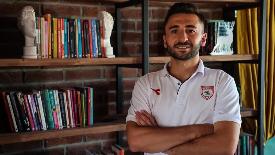 Çocukken tribünden desteklediği Samsunspor ile şampiyon olmak istiyor