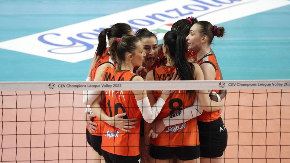 Eczacıbaşı Dynavit finalde