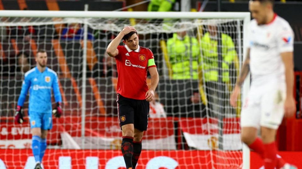 Manchester United kendini yaktı
