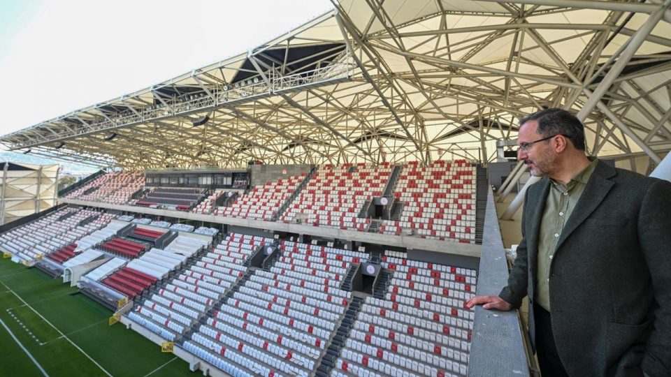 Bakan Kasapoğlu’ndan “İzmir Alsancak Mustafa Denizli Stadı” paylaşımı