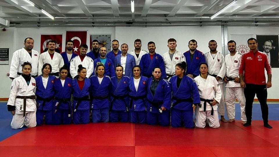 İşitme engelli milli judoculardan Avrupa Şampiyonası’nın ilk gününde 10 madalya