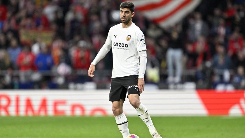 Valencia Cenk Özkaçar’ın bonservisini aldı