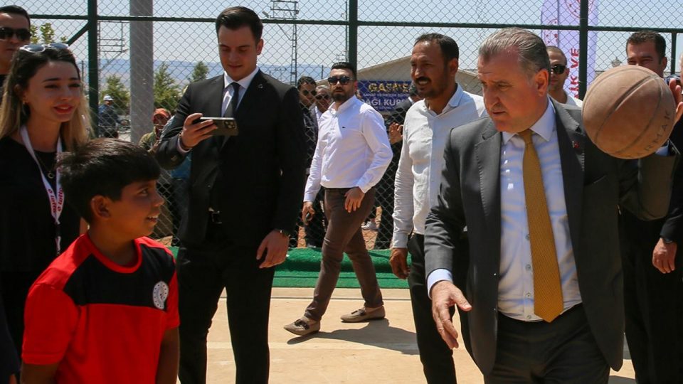 Bakan Osman Aşkın Bak: Deprem illerinde hem yurtlarımızı sağlamlaştıracağız