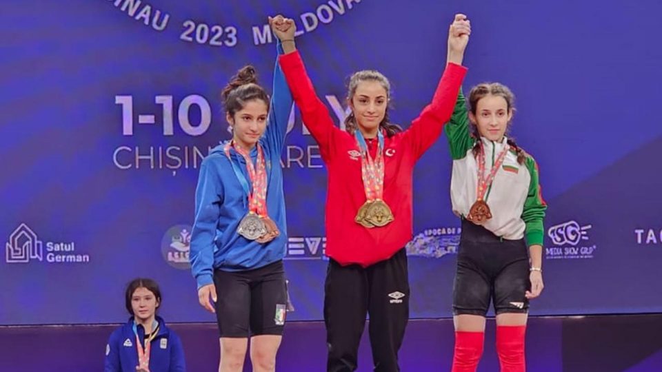 Milli sporcu Şevval İnce 3 altın madalya ile Avrupa şampiyonu