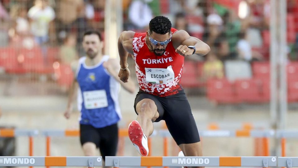 Milli sporcu Yasmani Copello Macaristan’da yarı finale yükseldi