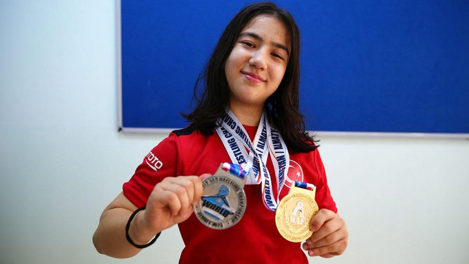 Okuldaki bilek güreşi denemelerinden dünya şampiyonluğuna uzandı